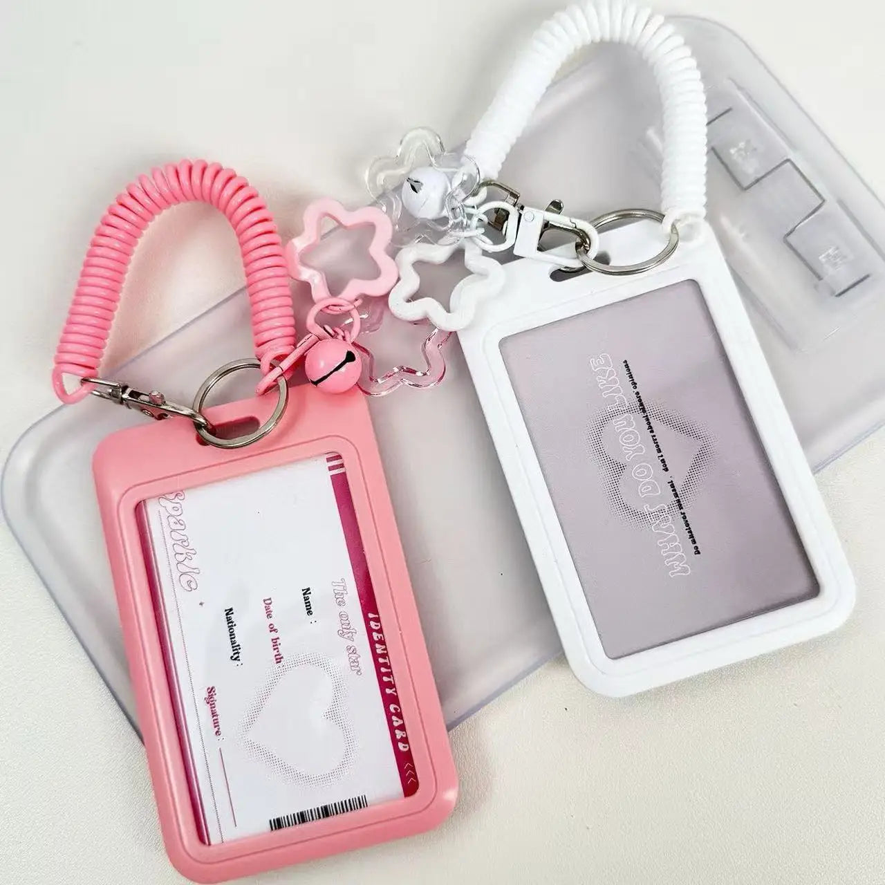 colorful star-shaped retractable plastic ID card holder with keychain. Cute and practical, suitable for bus cards, campus ID,