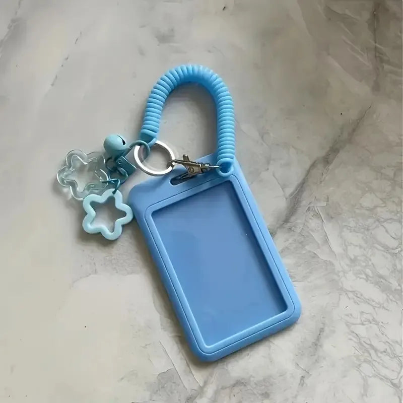 colorful star-shaped retractable plastic ID card holder with keychain. Cute and practical, suitable for bus cards, campus ID,